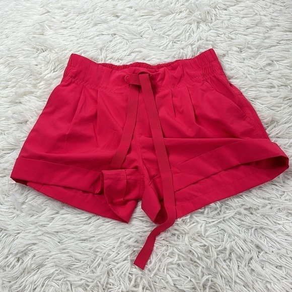 Lululemon Spring Break Away Short II Boom Juice - Picture 1 of 5